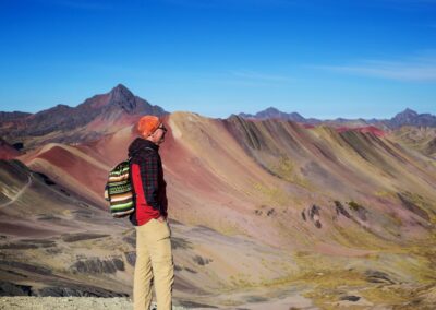 Tour al Valle Rojo en Cusco – Paisajes impresionantes y aventura en los Andes.