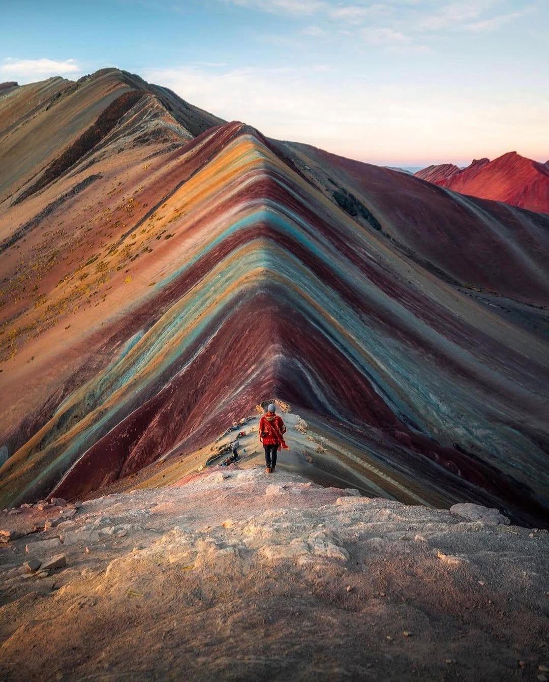 RAINBOW MOUNTAIN